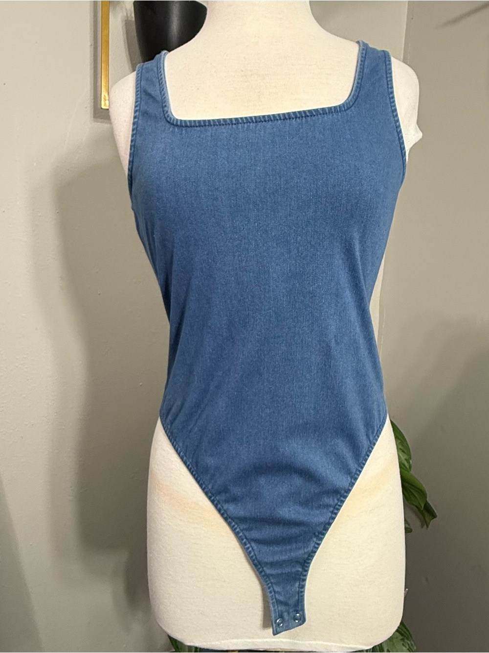 Derek Heart Women’s Large Blue Denim Look Square Neck Thong Bodysuit